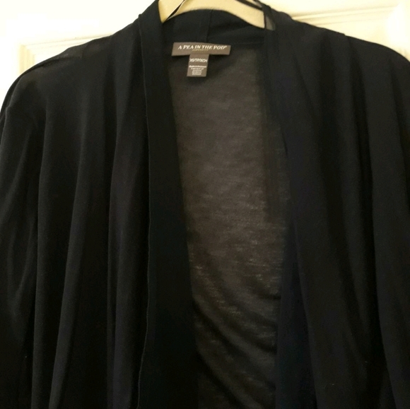 Maternity Pea in the Pod drape top - Picture 3 of 3